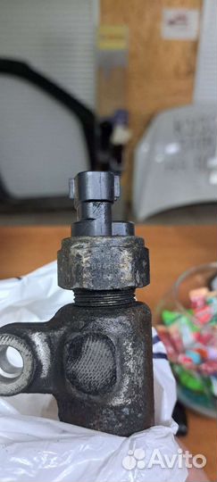 Топливная рейка рампа правая Toyota land cruiser