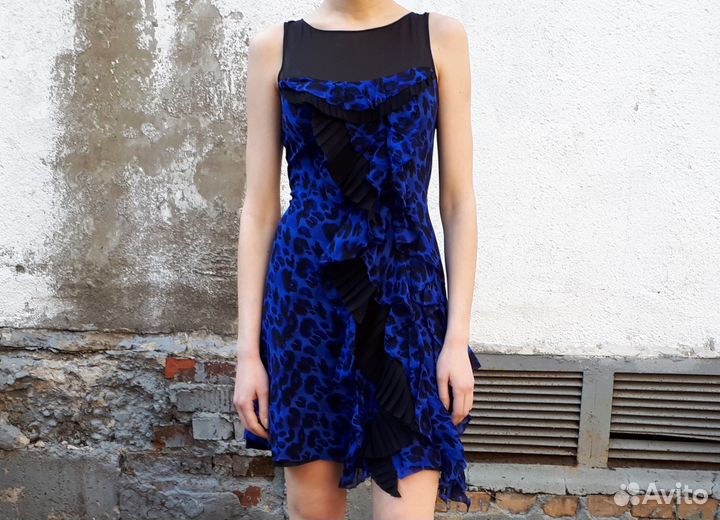 Платье черное с синим принтом леопард karen millen