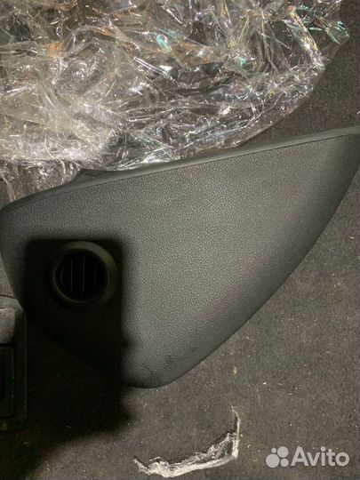 Кожух панели салона (торпедо ) правый Audi A8 2010