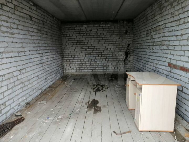 Гараж, > 30 м²