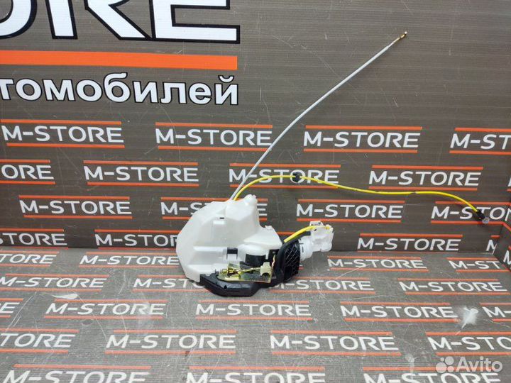 Замок двери задний правый Mercedes-Benz S-Class