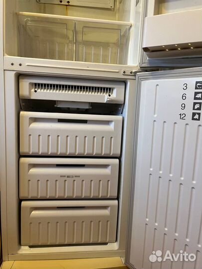 Продам холодильник Стинол