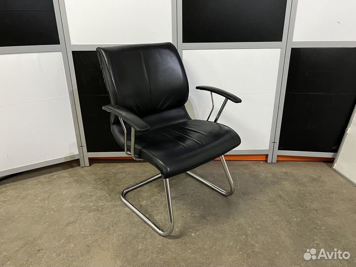 Кресло на дугах