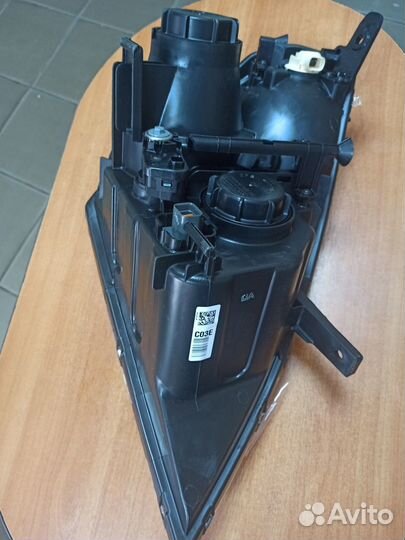 Фара передняя левая KIA carnival 2008