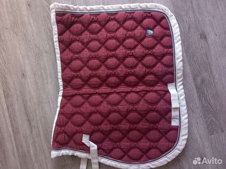 Для лошади вальтрапы