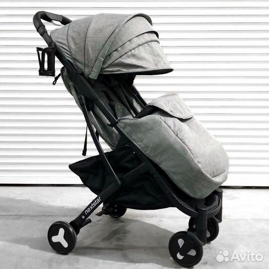 Прогулочная коляска новая