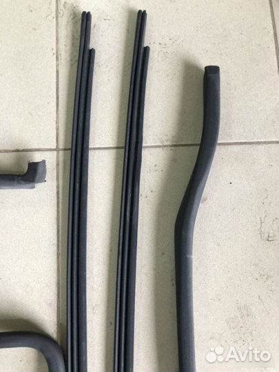 Уплотнители капота Bmw 5 E39