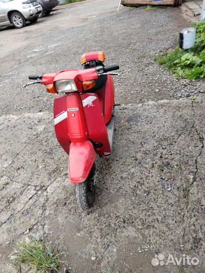Скутер Suzuki
