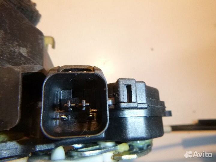 Замок двери задней правой mitsubishi colt colt (Z3) 2004