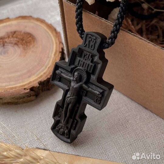 Крест нательный с Богородицей