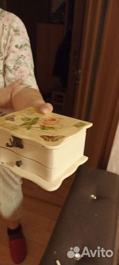 Шкатулка для украшений