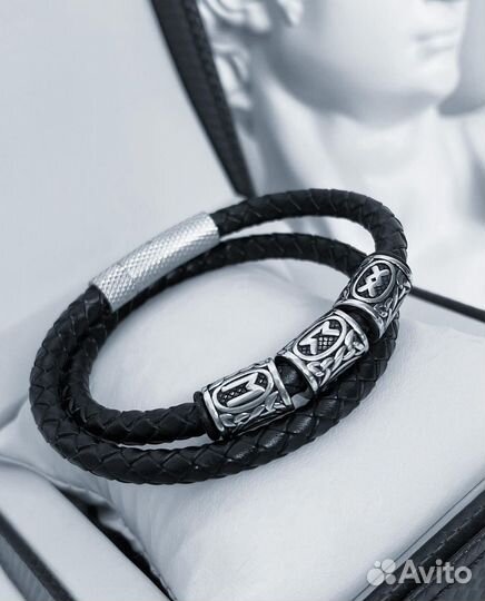 Кожаный браслет с рунами по дате рождения