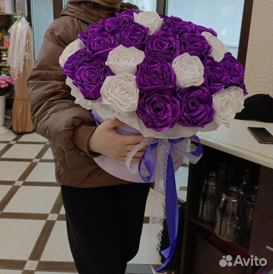 Букет из атласных лент роз