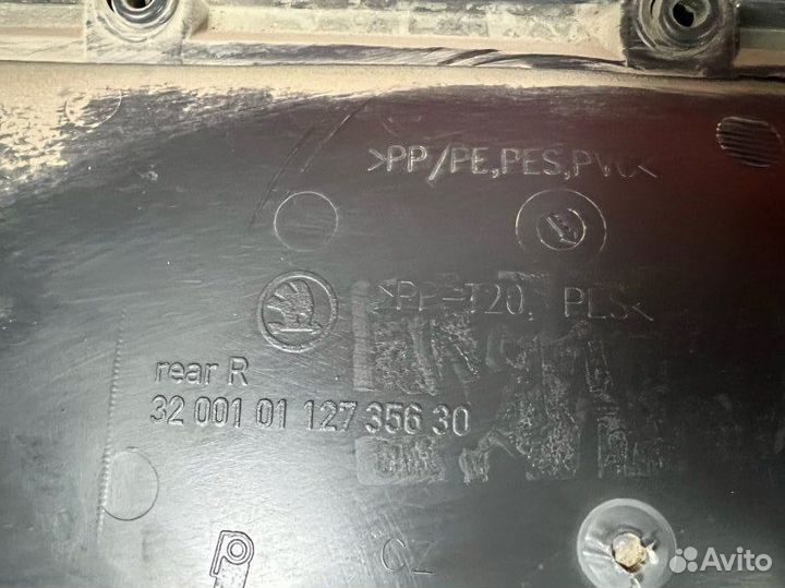 Обшивка двери задней правой Skoda Fabia 2 1.4 CGG