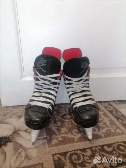 Хоккейные коньки бауэр