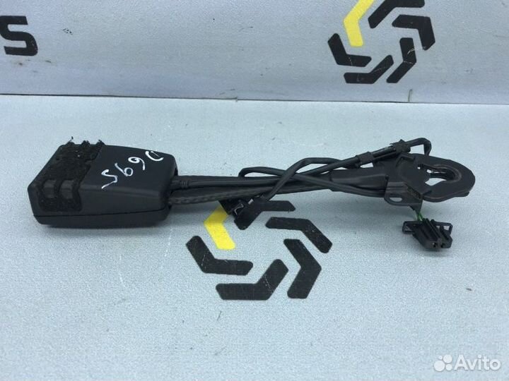 Преднатяжитель ремня безопасности передний Audi A4