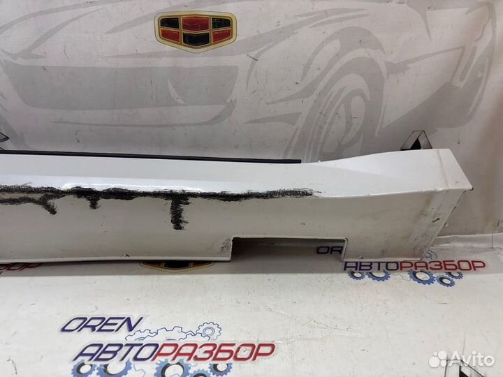 Накладка на порог наружная правая Kia K5