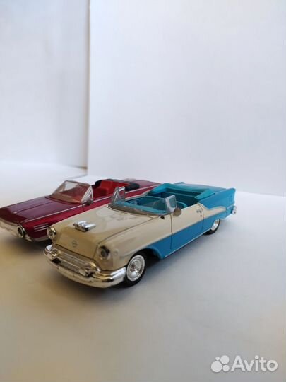 Модели Oldsmobile и Chrysler 1:43 New Ray