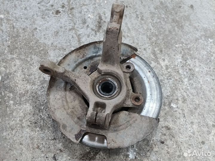 Поворотный кулак renault logan 1