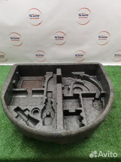 Карман багажника Ford Fiesta MK6 1.4 spjc 2012