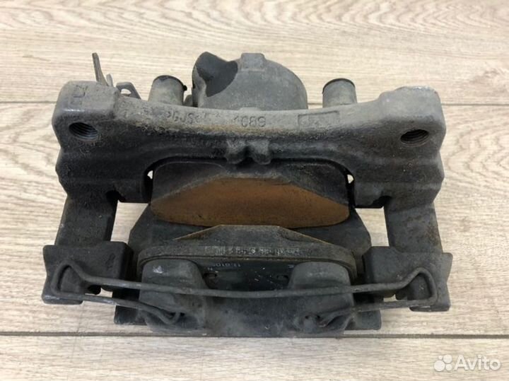 Суппорт тормозной передний правый Audi A4 S-Line