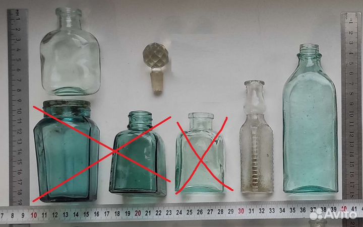 Старинные аптечные бутылочки и пробки