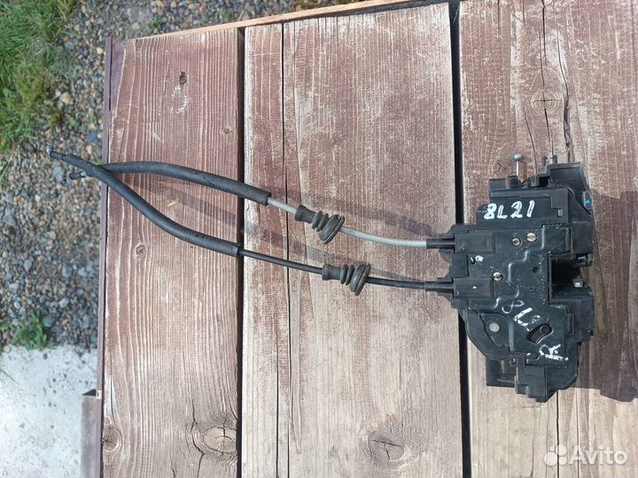 Замок правой двери santa fe 2