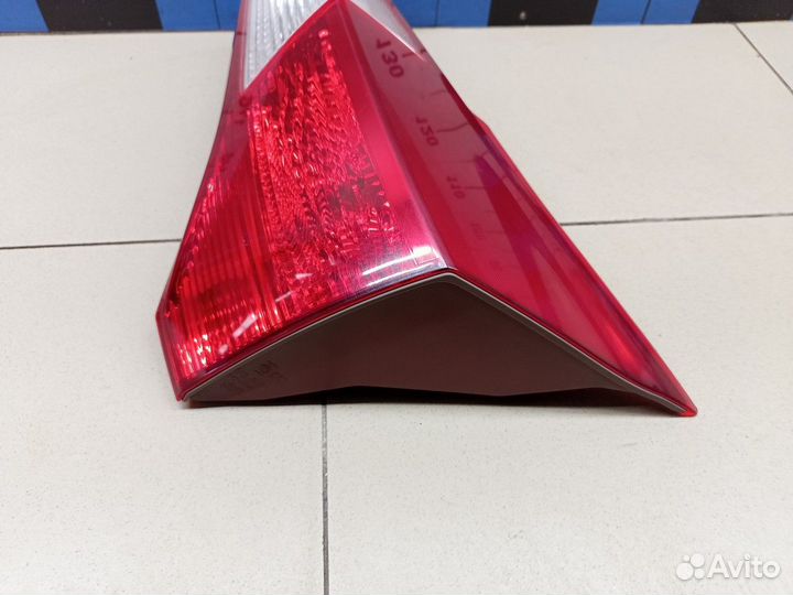 Фонарь задний внутренний правый RAV 4 2013