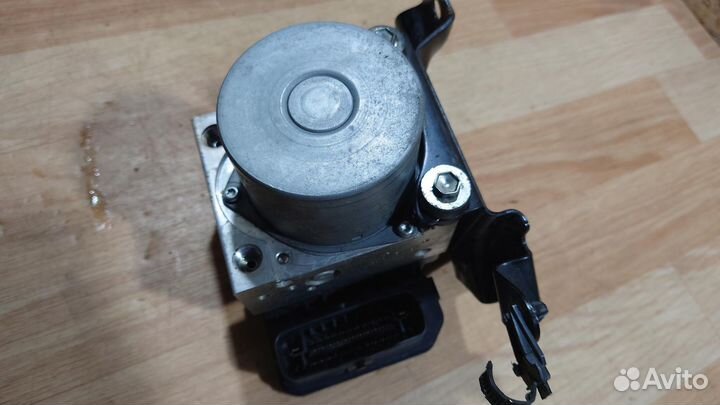 Б/У Б/У Блок ABS F2 toyota Fortuner 4405071690