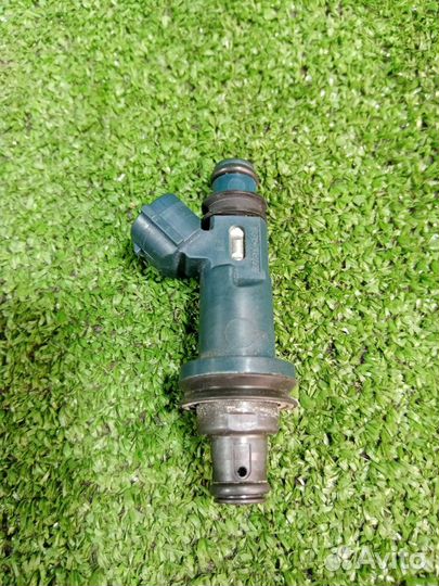 Форсунка топливная Toyota Alphard MNH10 1MZ-FE