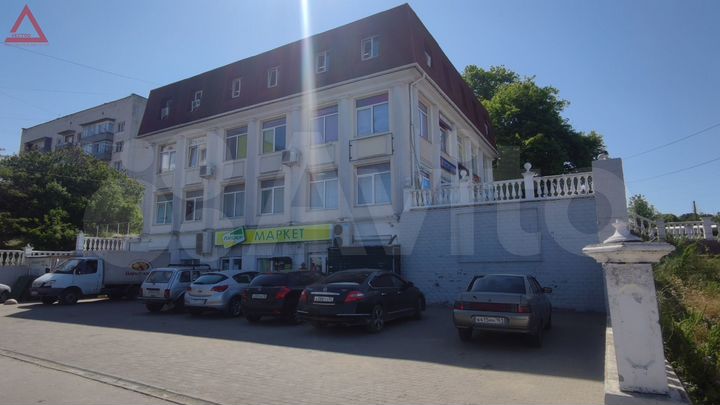 Помещение с арендаторами, 236кв.м