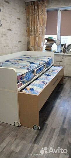 Двухярусная кровать бу