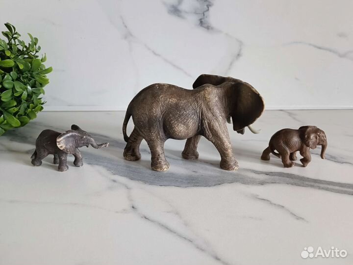 Фигурки слонов Schleich