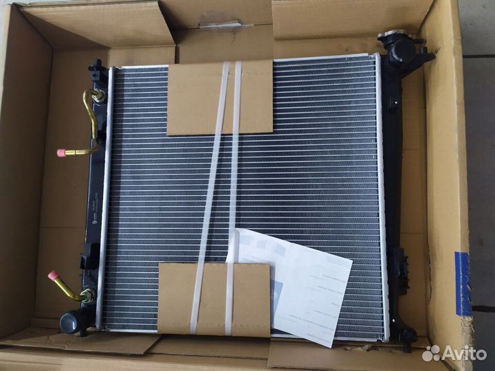 Радиатор охлаждения Kia Sportage 3/Hyundai iX35