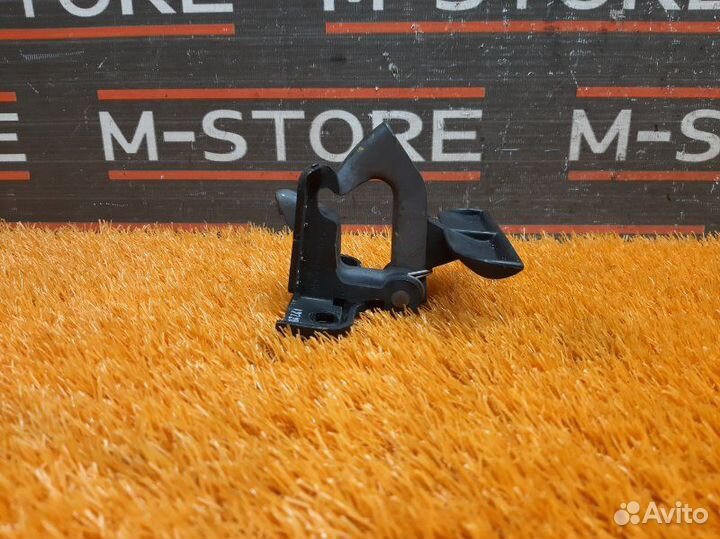 Замок капота Mercedes-Benz M-Class W164 272.967