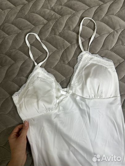 Ночная сорочка женская белая полупрозрачная