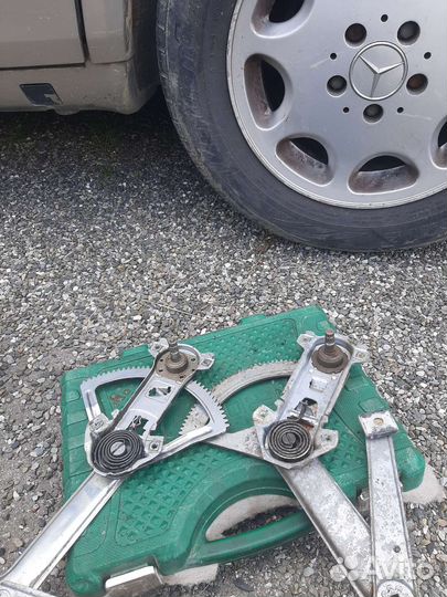 Стеклоподьемники механические. Правый и левый