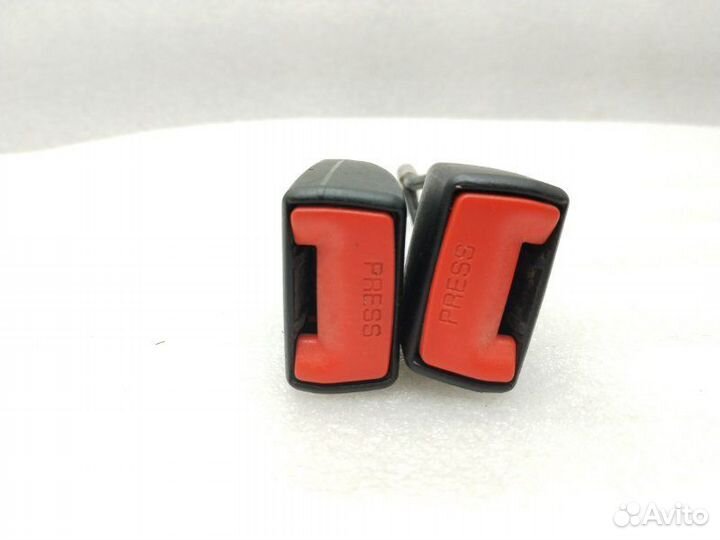 Ответная часть ремня безопасности задняя левая