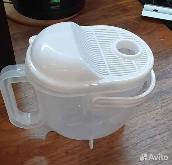 Кувшин с дуршлагом для мытья ягод