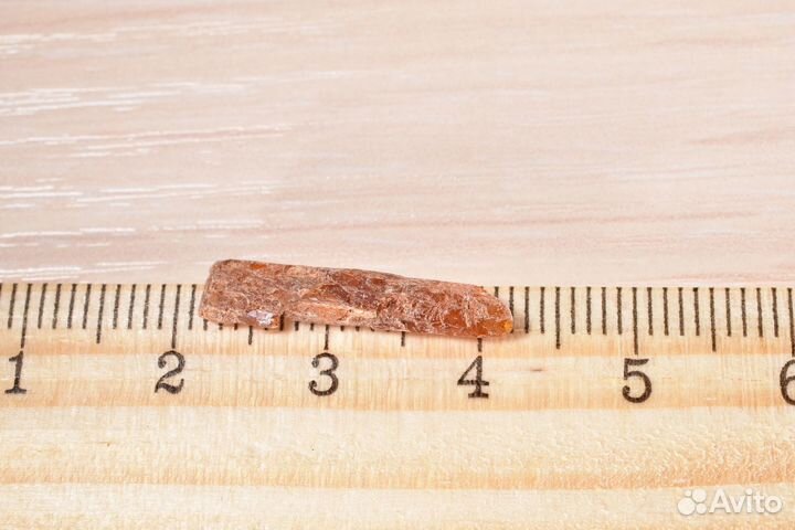 Оранжевый кианит. Лот №33