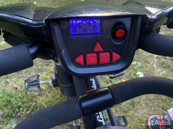 Велосипед-коляска с ручкой