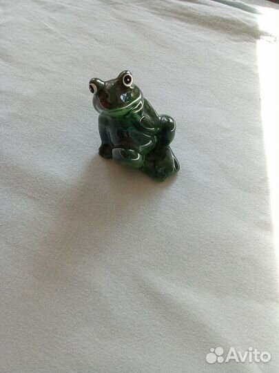 Статуэтка лягушка