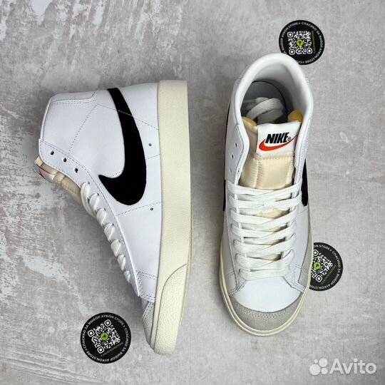 Nike Blazer MID 77