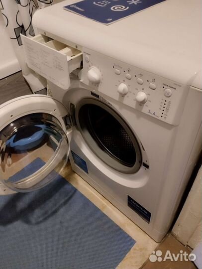 Стиральная машина на запчасти indesit