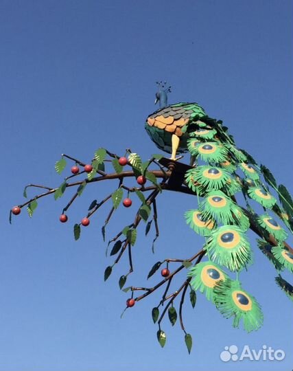 Кованный павлин для дачи и загородного дома