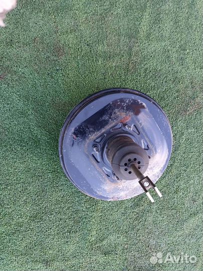 Вакуумный усилитель тормозов Renault Logan седан