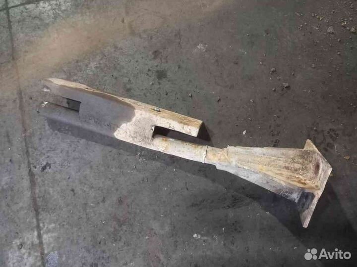 Кронштейн крыла DAF заднего задний правый