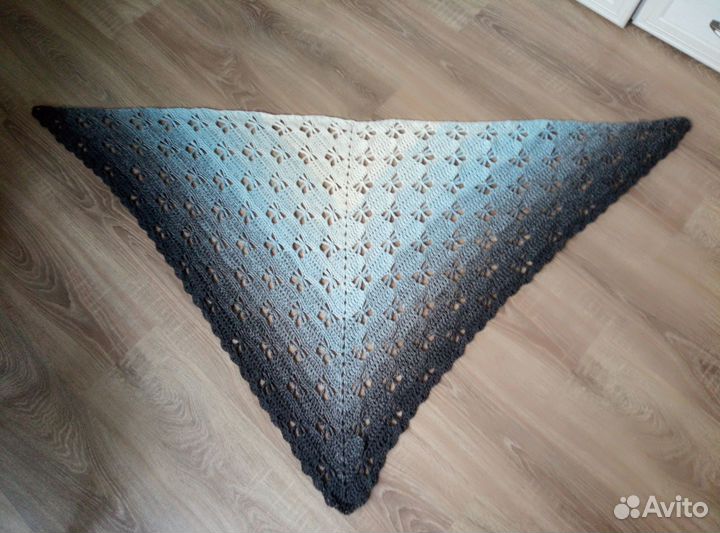 Шаль-бактус.Ручная работа