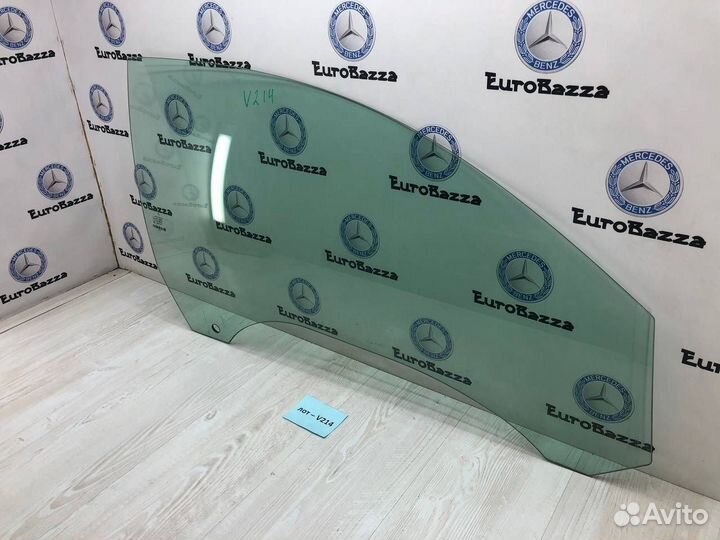 Стекло правой двери Mercedes W207