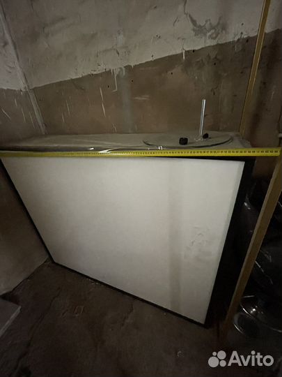 Стойка ресепшен